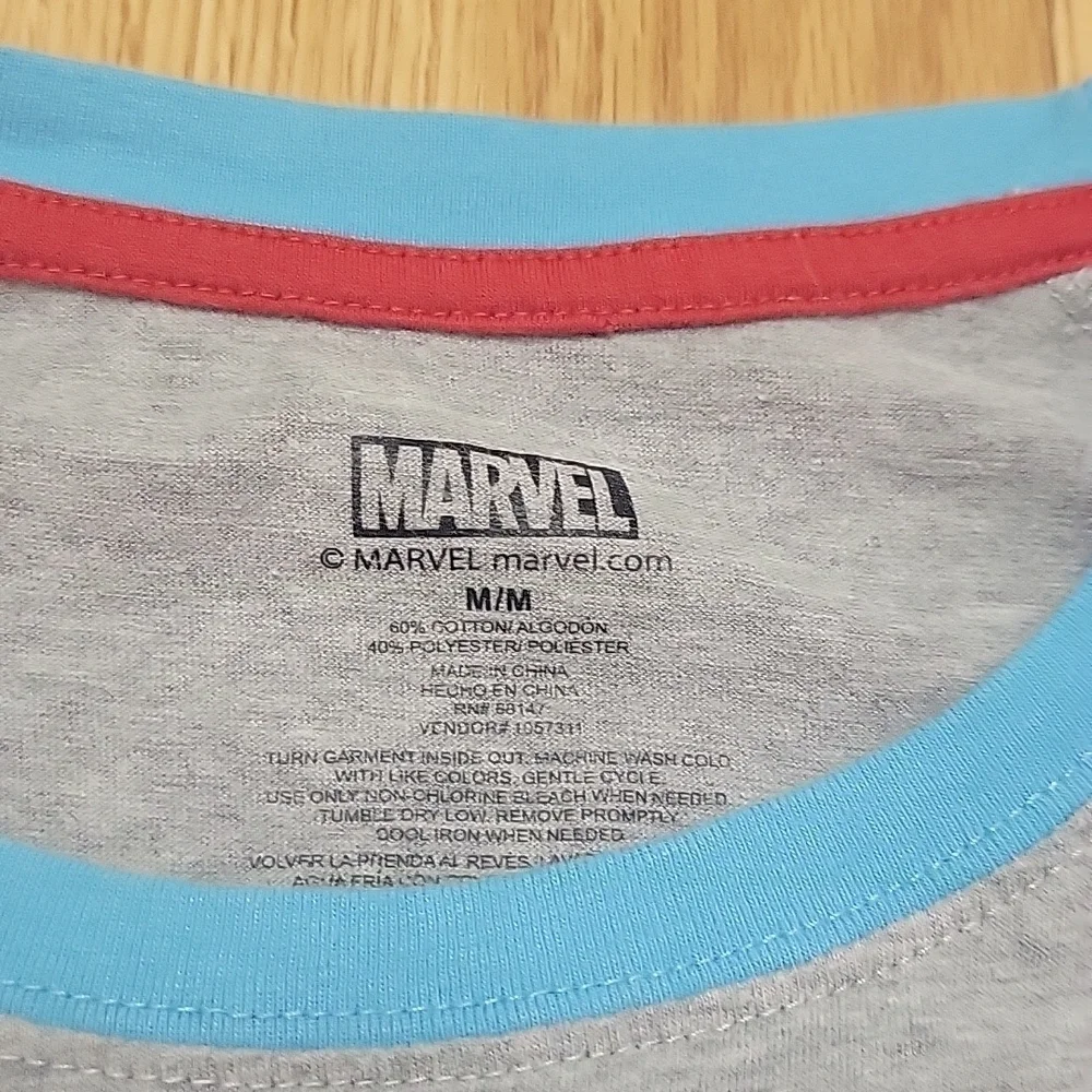 Marvel boys medium comic captain America tshirt